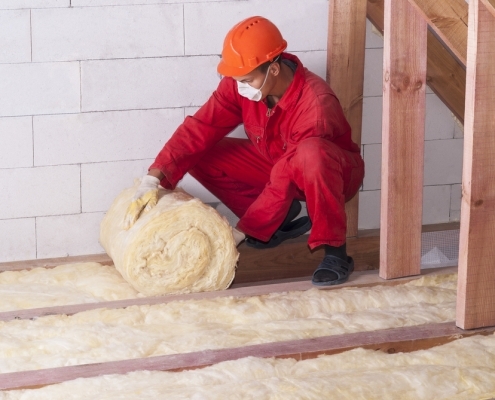loft-insulation-man